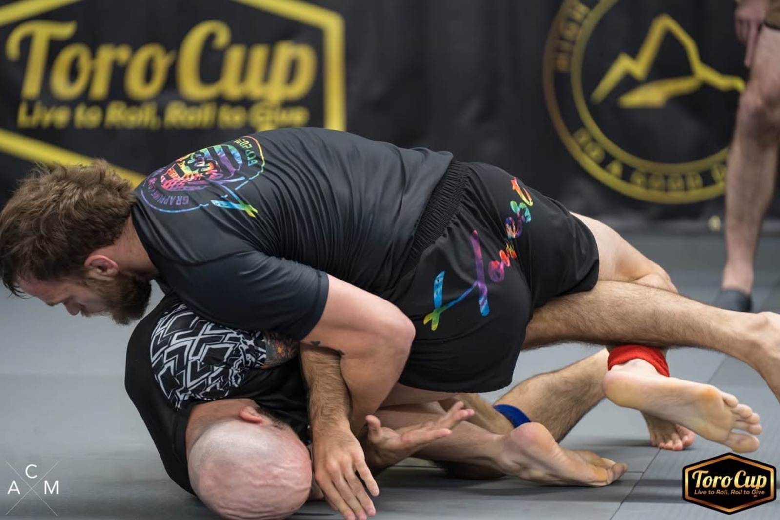 Two grapplers training no-gi